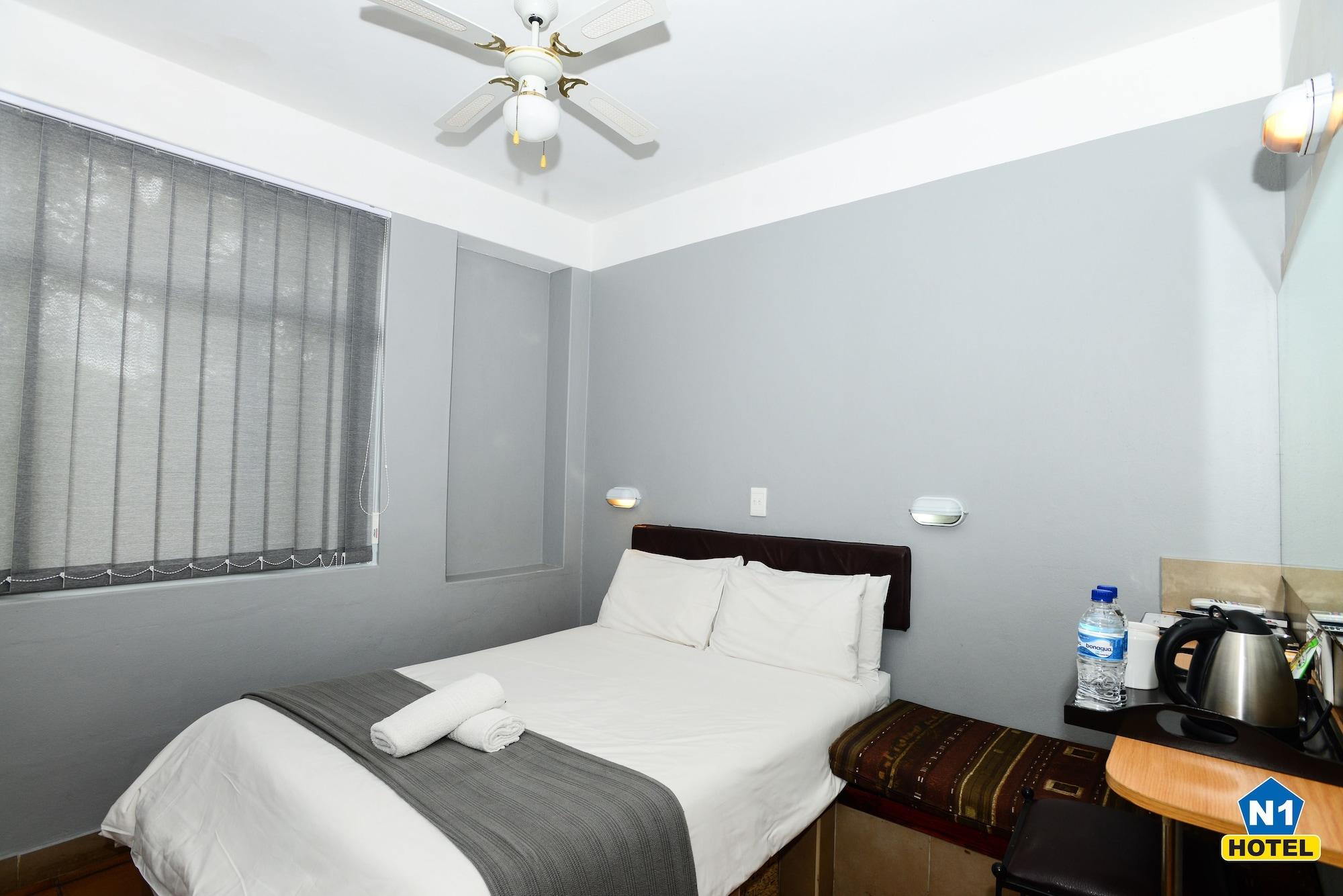 N1 Hotel & Campsite Victoria Falls Exterior photo