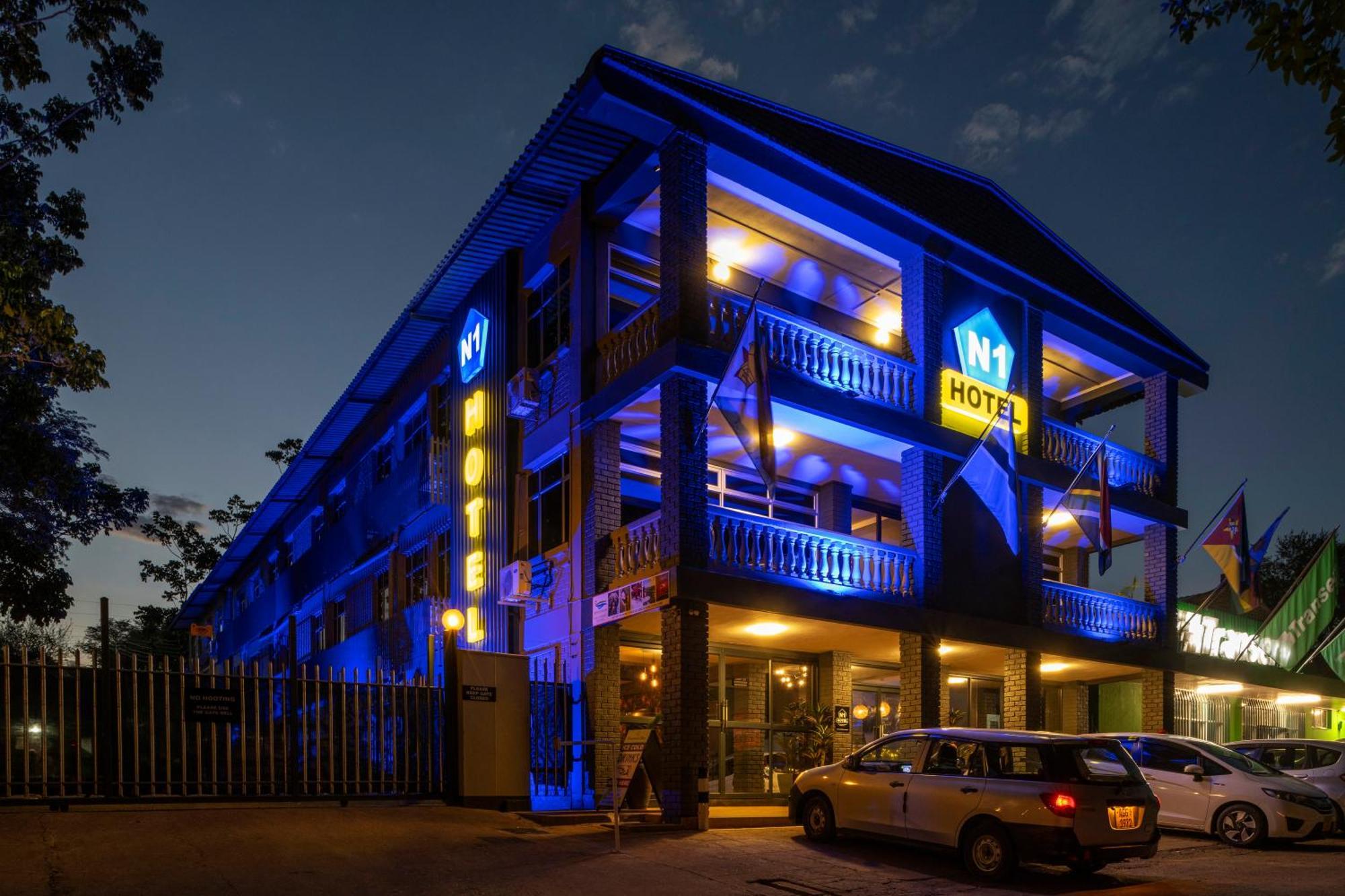 N1 Hotel & Campsite Victoria Falls Exterior photo