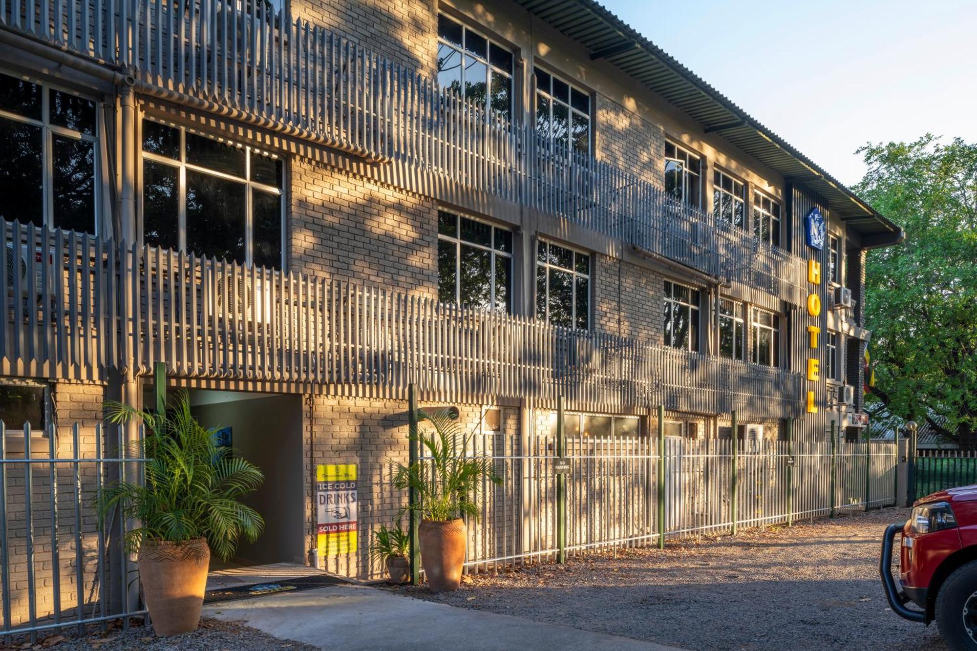 N1 Hotel & Campsite Victoria Falls Exterior photo