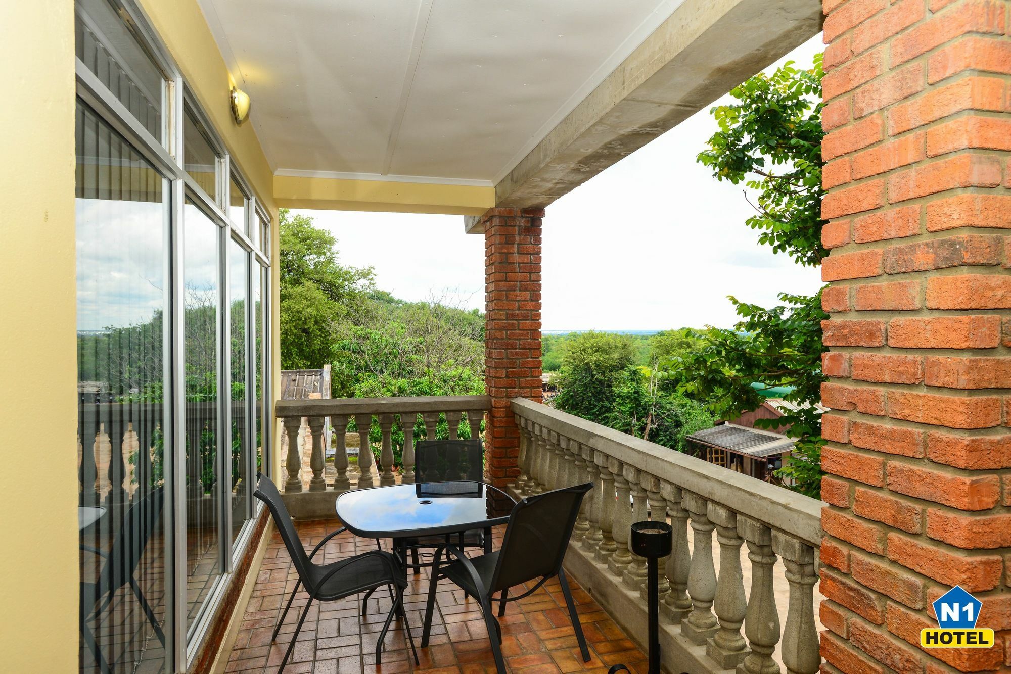 N1 Hotel & Campsite Victoria Falls Exterior photo