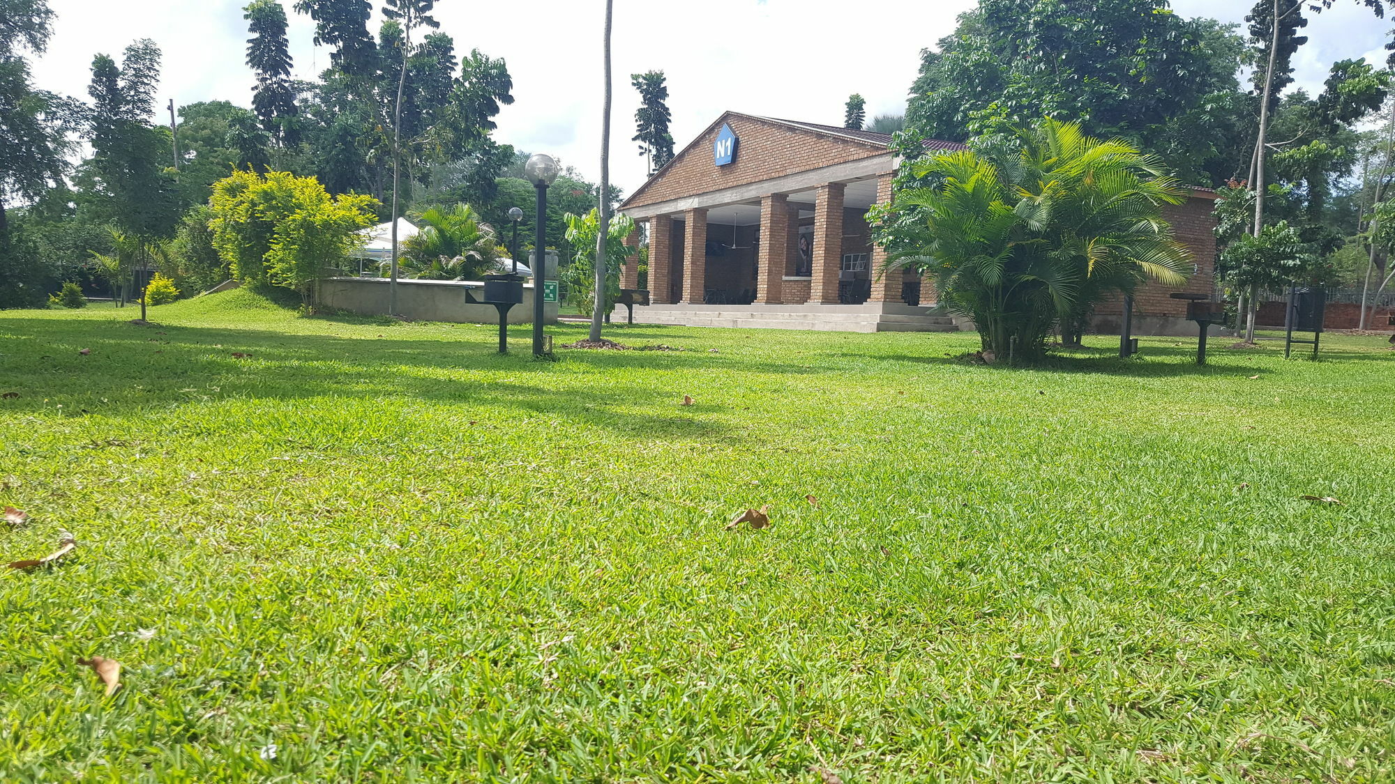 N1 Hotel & Campsite Victoria Falls Exterior photo