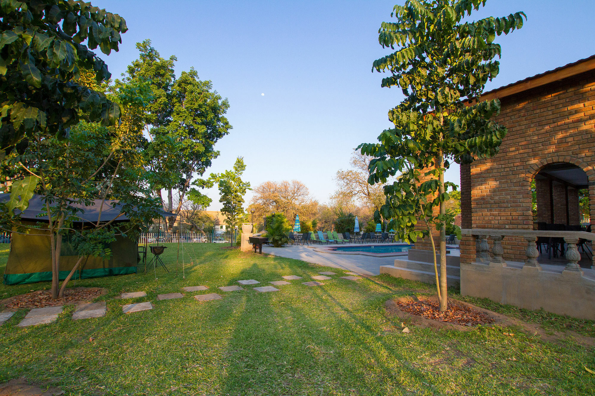 N1 Hotel & Campsite Victoria Falls Exterior photo