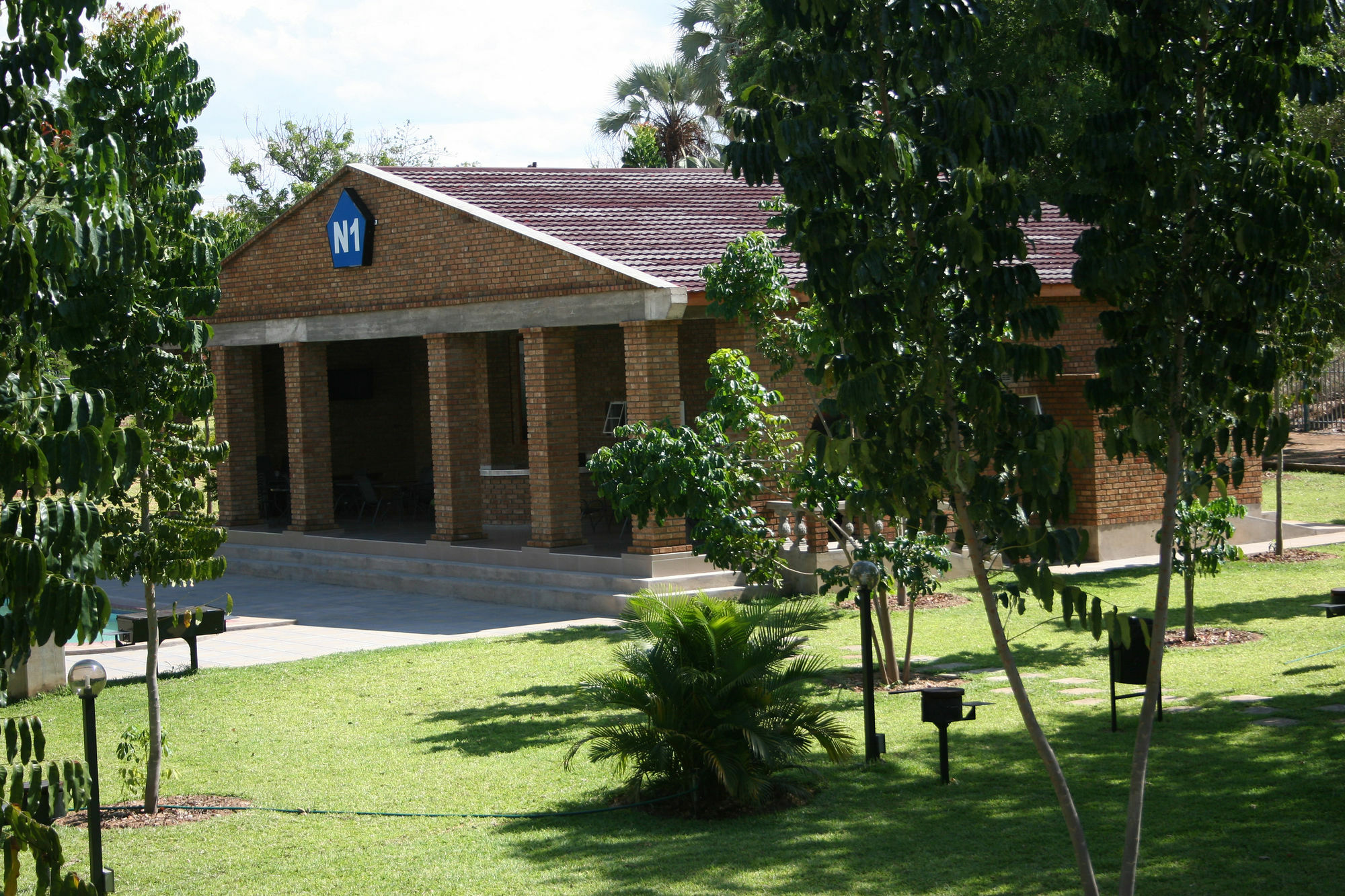 N1 Hotel & Campsite Victoria Falls Exterior photo